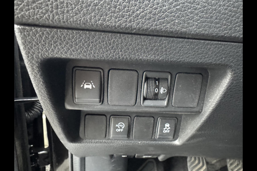 Nissan QASHQAI 1.2 N-Connecta | Navigatie | Camera | DAB | Lichtmetalen Velgen | Trekhaak | Nissan QASHQAI 1.2 N-Connecta | Navigatie | Camera | DAB | Lichtmetalen Velgen | Trekhaak |