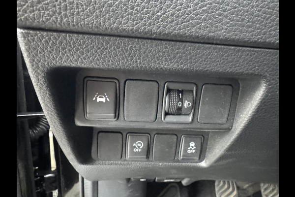 Nissan QASHQAI 1.2 N-Connecta | Navigatie | Camera | DAB | Lichtmetalen Velgen | Trekhaak | Nissan QASHQAI 1.2 N-Connecta | Navigatie | Camera | DAB | Lichtmetalen Velgen | Trekhaak |