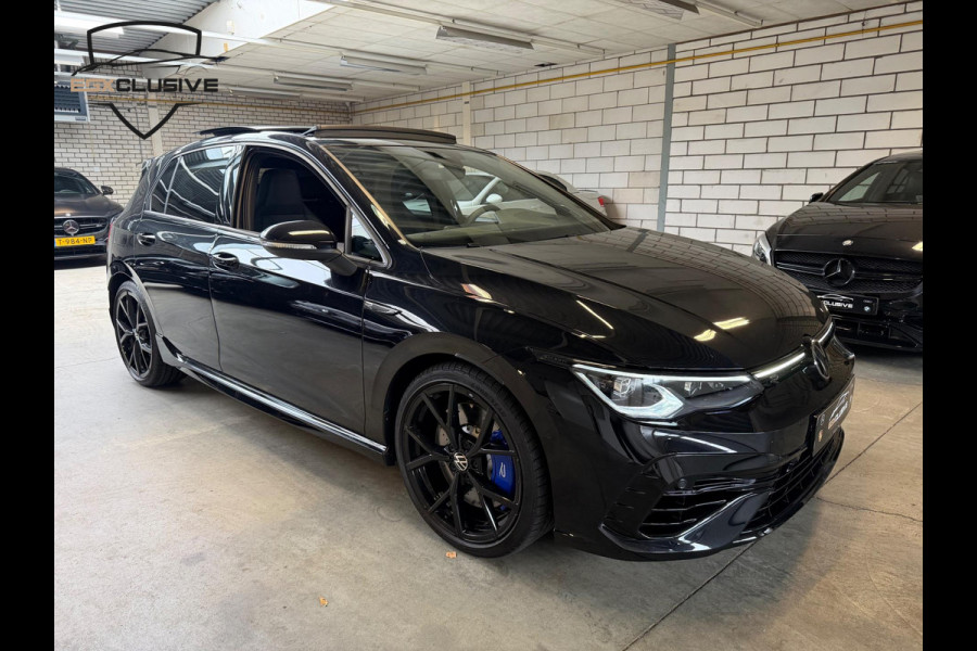 Volkswagen Golf 2.0 TSI R 4MOTION Performance/Pano/Akra/Drift/H&K/HUD/BlindSpot Volkswagen Golf 2.0 TSI R 4MOTION Performance/Pano/Akra/Drift/H&K/HUD/BlindSpot
