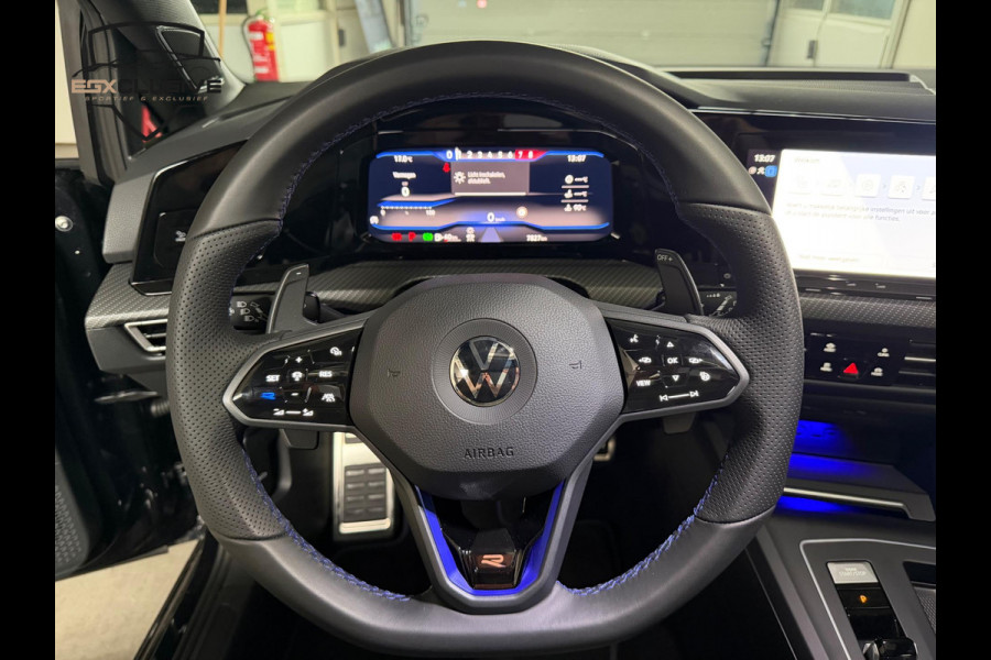 Volkswagen Golf 2.0 TSI R 4MOTION Performance/Pano/Akra/Drift/H&K/HUD/BlindSpot Volkswagen Golf 2.0 TSI R 4MOTION Performance/Pano/Akra/Drift/H&K/HUD/BlindSpot