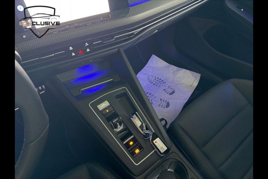 Volkswagen Golf 2.0 TSI R 4MOTION Performance/Pano/Akra/Drift/H&K/HUD/BlindSpot Volkswagen Golf 2.0 TSI R 4MOTION Performance/Pano/Akra/Drift/H&K/HUD/BlindSpot