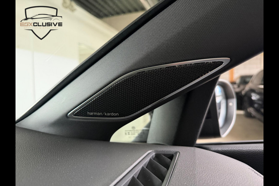 Volkswagen Golf 2.0 TSI R 4MOTION Performance/Pano/Akra/Drift/H&K/HUD/BlindSpot Volkswagen Golf 2.0 TSI R 4MOTION Performance/Pano/Akra/Drift/H&K/HUD/BlindSpot