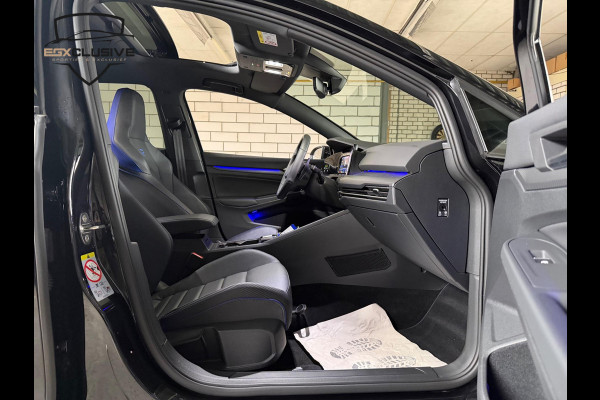 Volkswagen Golf 2.0 TSI R 4MOTION Performance/Pano/Akra/Drift/H&K/HUD/BlindSpot Volkswagen Golf 2.0 TSI R 4MOTION Performance/Pano/Akra/Drift/H&K/HUD/BlindSpot