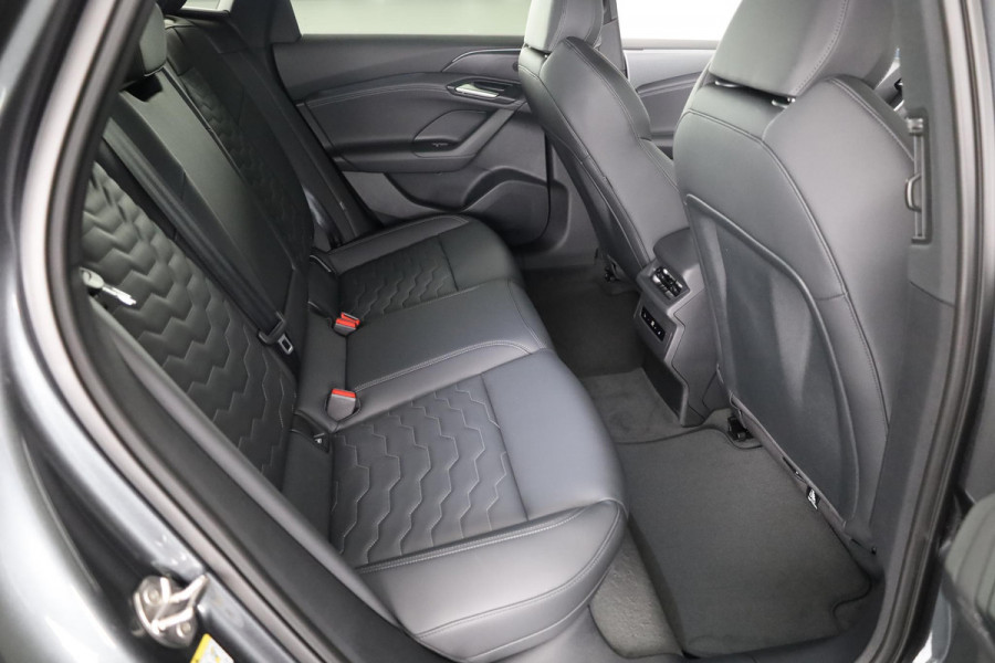 Audi A6 Avant e-tron S edition performance 100 kWh 367pk | Luchtvering | Rode Remzadels | Winterpakket | 21 inch lichtmetalen velgen Audi A6 Avant e-tron S edition performance 100 kWh 367pk | Luchtvering | Rode Remzadels | Winterpakket | 21 inch lichtmetalen velgen