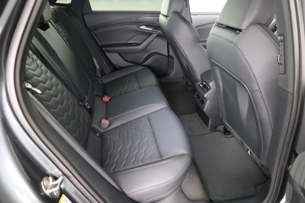 Audi A6 Avant e-tron S edition performance 100 kWh 367pk | Luchtvering | Rode Remzadels | Winterpakket | 21 inch lichtmetalen velgen Audi A6 Avant e-tron S edition performance 100 kWh 367pk | Luchtvering | Rode Remzadels | Winterpakket | 21 inch lichtmetalen velgen