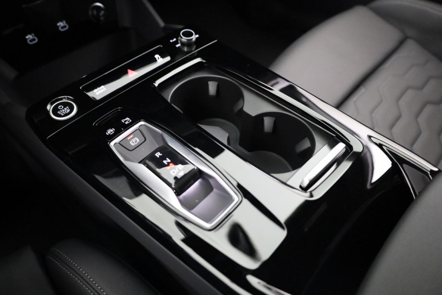 Audi A6 Avant e-tron S edition performance 100 kWh 367pk | Luchtvering | Rode Remzadels | Winterpakket | 21 inch lichtmetalen velgen Audi A6 Avant e-tron S edition performance 100 kWh 367pk | Luchtvering | Rode Remzadels | Winterpakket | 21 inch lichtmetalen velgen