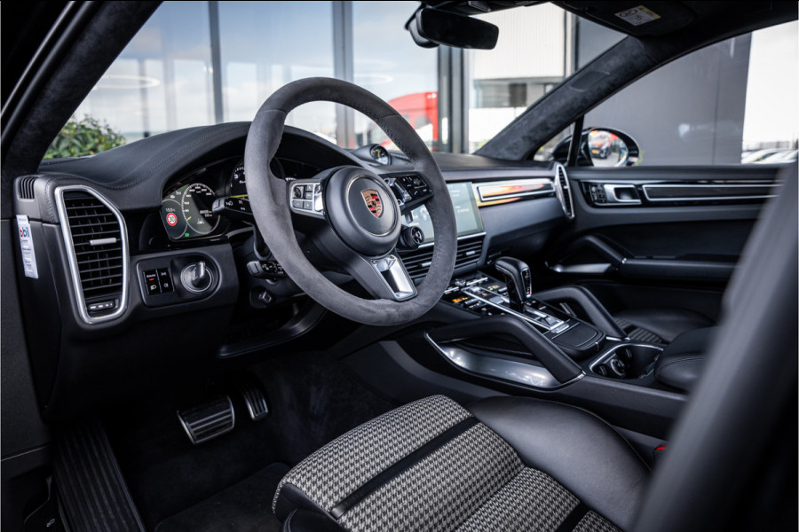 Porsche Cayenne Coupé 4.0 Turbo S E-Hybrid GTS Pack! 810PK! - Sport Chrono | Keramisch | Vierwielsturing | Luchtvering | Burmester | Elek. Trekhaak