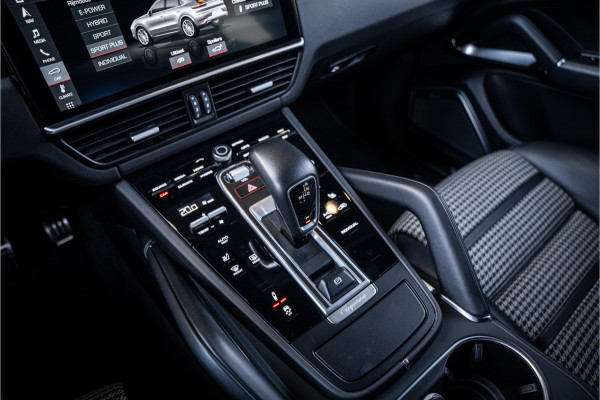 Porsche Cayenne Coupé 4.0 Turbo S E-Hybrid GTS Pack! 810PK! - Sport Chrono | Keramisch | Vierwielsturing | Luchtvering | Burmester | Elek. Trekhaak