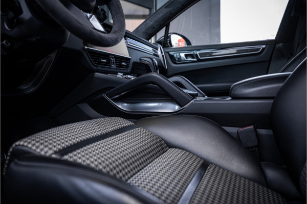 Porsche Cayenne Coupé 4.0 Turbo S E-Hybrid GTS Pack! 810PK! - Sport Chrono | Keramisch | Vierwielsturing | Luchtvering | Burmester | Elek. Trekhaak