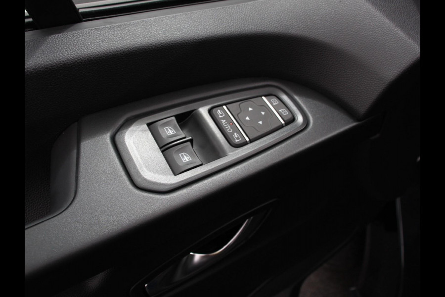 Renault Trafic 150PK T29 L2H1 Extra Dubbele Cabine Automaat Navigatie | Airco | Lichtmetalen velgen | Betimmering | Trekhaak | Camera | Parkeer sensoren | Dab