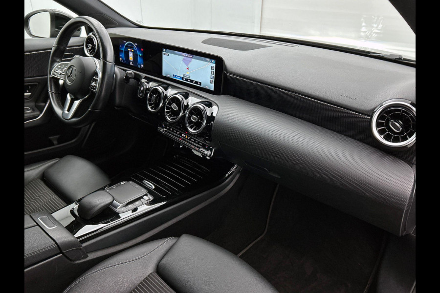 Mercedes-Benz A-Klasse 200 163pk Automaat Progressive | Navigatie | Cruise Control | Lane Assist | Stoelverwarming | Stoelverwarming | LED | Camera | Parkeer sensoren