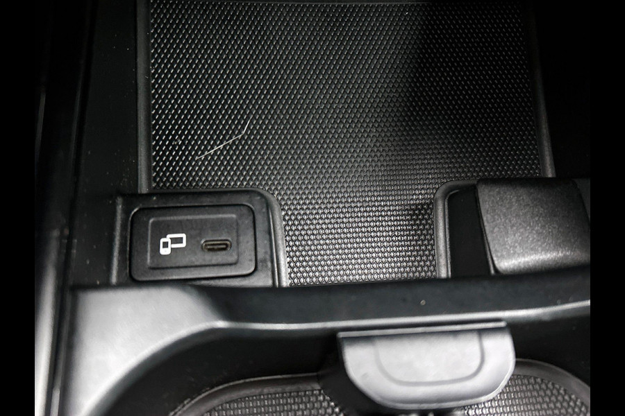 Mercedes-Benz A-Klasse 200 163pk Automaat Progressive | Navigatie | Cruise Control | Lane Assist | Stoelverwarming | Stoelverwarming | LED | Camera | Parkeer sensoren