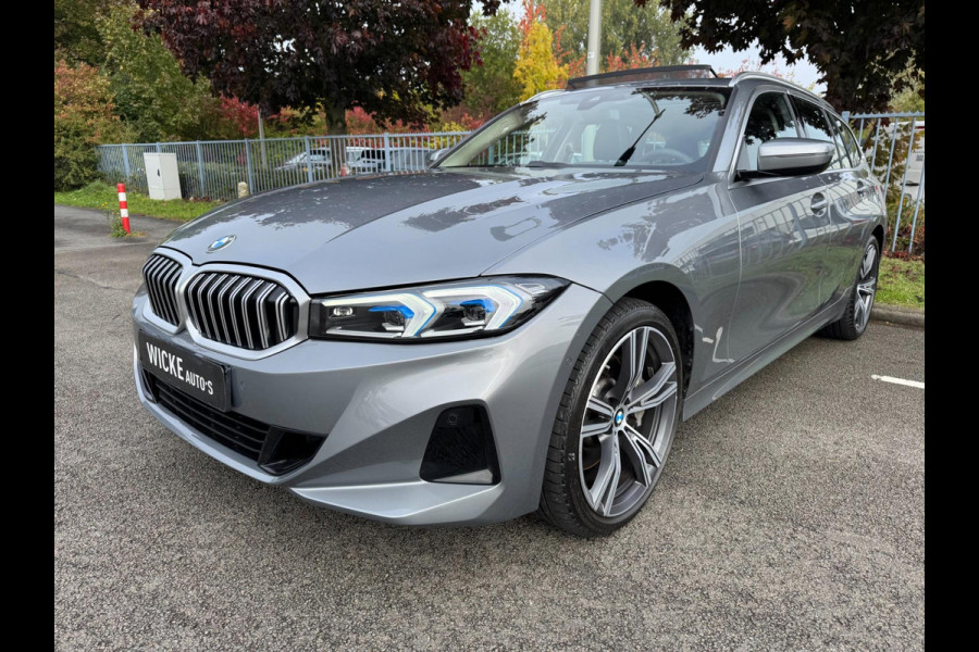BMW 3 Serie Touring 330i xDrive Panorama Camera Facelift Led Leder