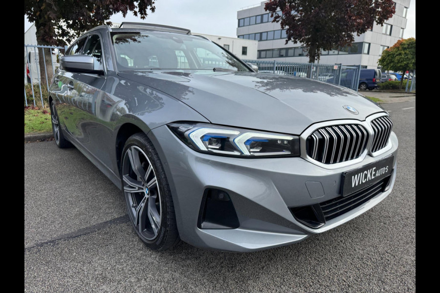 BMW 3 Serie Touring 330i xDrive Panorama Camera Facelift Led Leder
