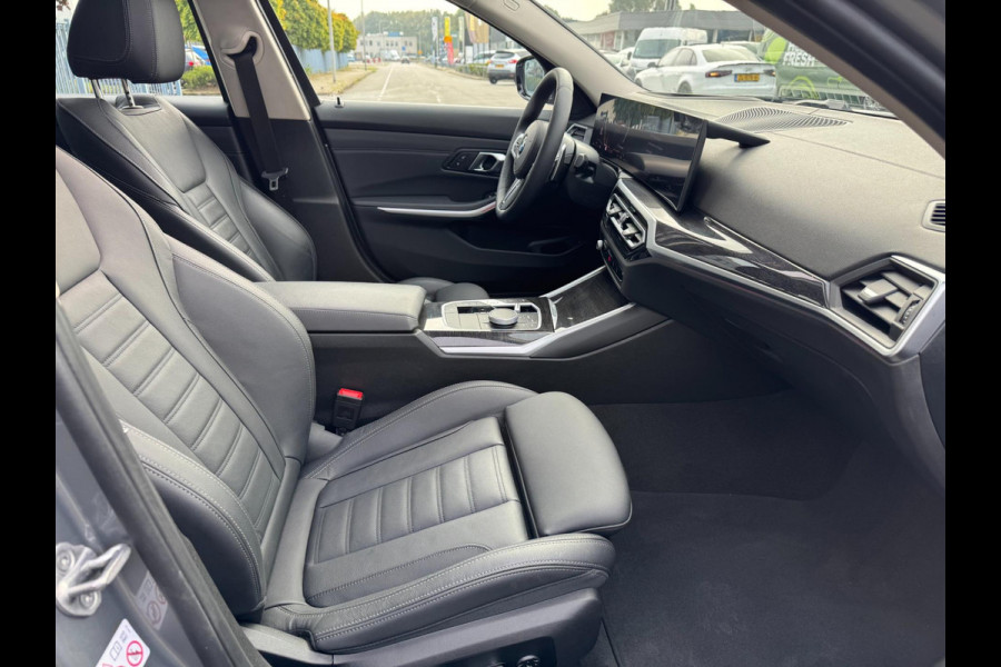 BMW 3 Serie Touring 330i xDrive Panorama Camera Facelift Led Leder