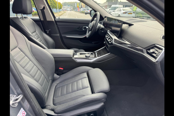 BMW 3 Serie Touring 330i xDrive Panorama Camera Facelift Led Leder