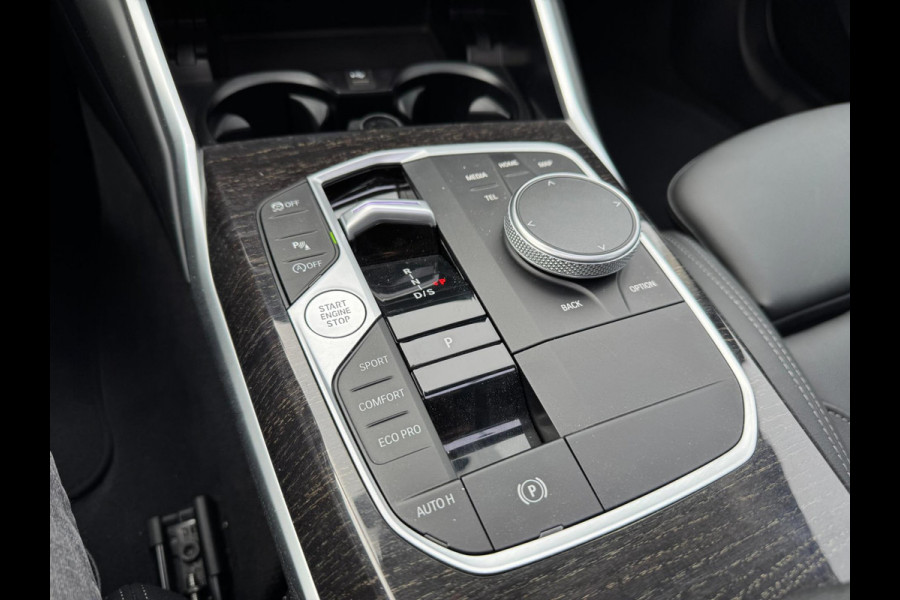 BMW 3 Serie Touring 330i xDrive Panorama Camera Facelift Led Leder