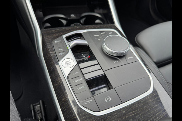 BMW 3 Serie Touring 330i xDrive Panorama Camera Facelift Led Leder