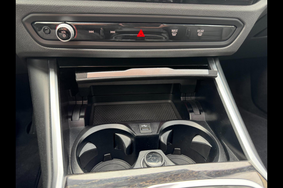 BMW 3 Serie Touring 330i xDrive Panorama Camera Facelift Led Leder