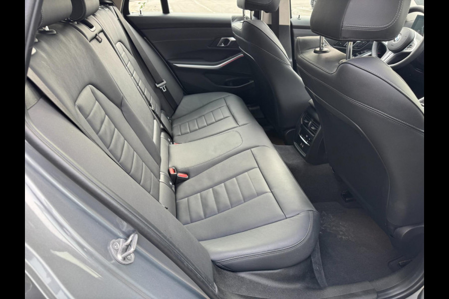 BMW 3 Serie Touring 330i xDrive Panorama Camera Facelift Led Leder