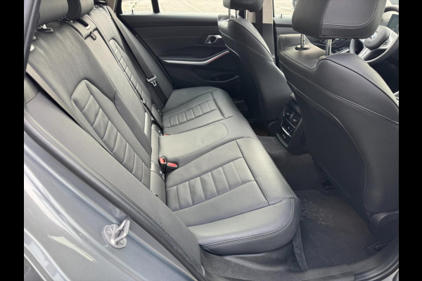 BMW 3 Serie Touring 330i xDrive Panorama Camera Facelift Led Leder