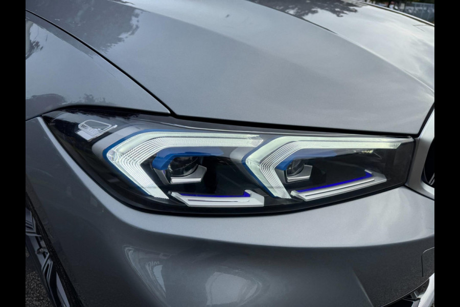 BMW 3 Serie Touring 330i xDrive Panorama Camera Facelift Led Leder