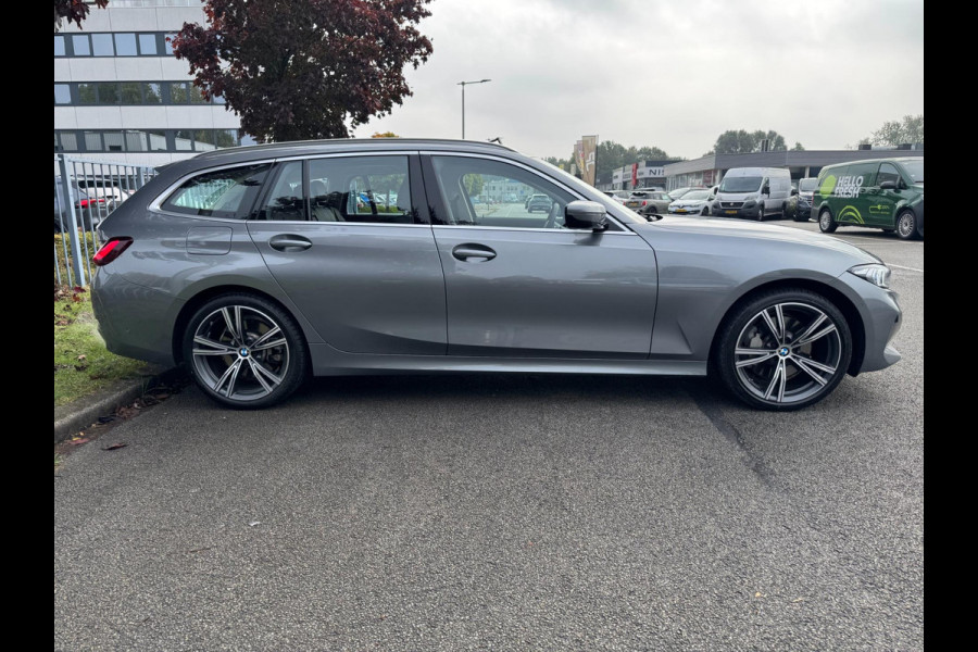 BMW 3 Serie Touring 330i xDrive Panorama Camera Facelift Led Leder