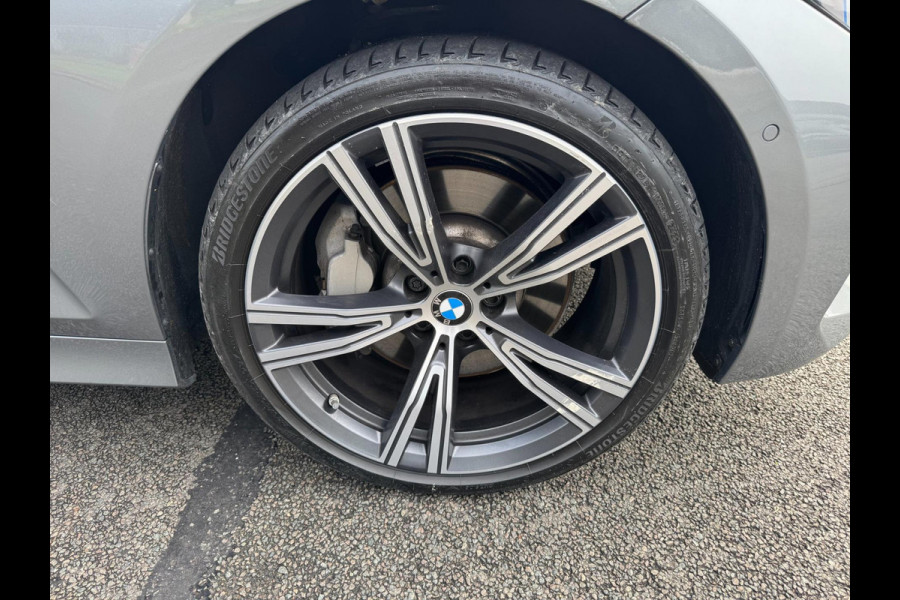 BMW 3 Serie Touring 330i xDrive Panorama Camera Facelift Led Leder