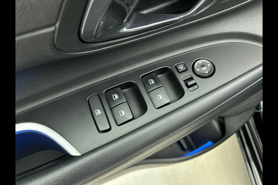 Hyundai i20 1.0 T-GDI Comfort | Navigatie | Apple Carplay/ Android Auto | Camera | Stoel/Stuurverwarming  | 16 Inch Lichtmetalen Velgen | Privacy Glass | Climate Control |