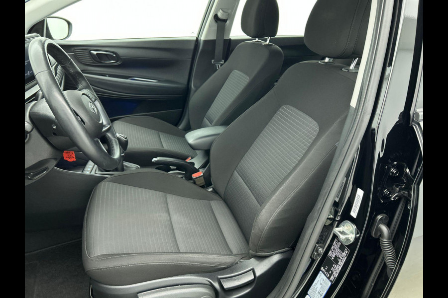 Hyundai i20 1.0 T-GDI Comfort | Navigatie | Apple Carplay/ Android Auto | Camera | Stoel/Stuurverwarming  | 16 Inch Lichtmetalen Velgen | Privacy Glass | Climate Control |