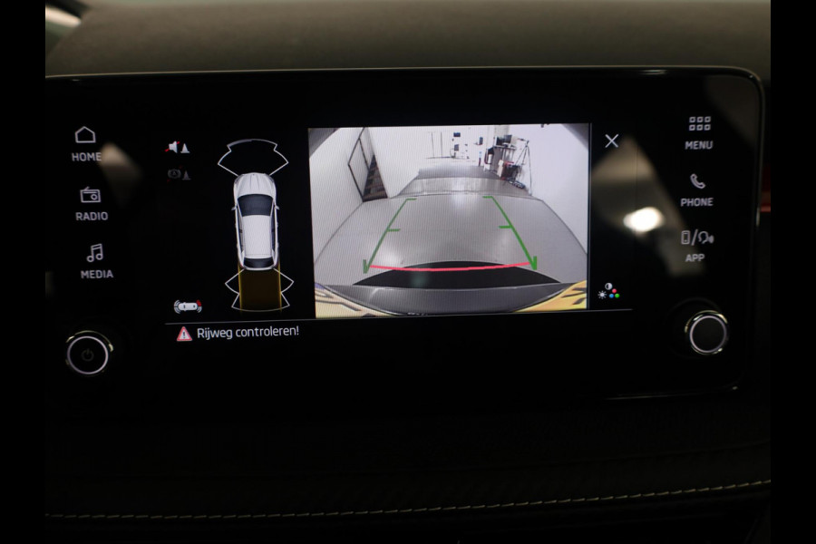Škoda Fabia 1.0 TSI Monte Carlo 95 pk | Verlengde garantie | Navigatie via App | Parkeersensoren | Achteruitrijcamera | Stoelverwarming | Škoda Fabia 1.0 TSI Monte Carlo 95 pk | Verlengde garantie | Navigatie via App | Parkeersensoren | Achteruitrijcamera | Stoelverwarming |