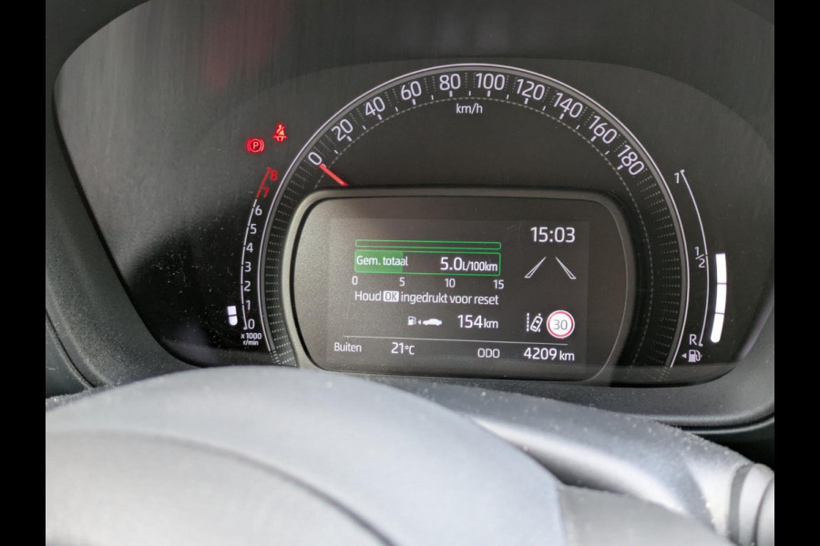 Toyota Aygo X 1.0 VVT-i MT Active|Adapt.Cruise|Camera|Climate-Control|Apple-Carplay/Android-Auto|Stoelverwarming Toyota Aygo X 1.0 VVT-i MT Active|Adapt.Cruise|Camera|Climate-Control|Apple-Carplay/Android-Auto|Stoelverwarming
