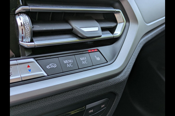 BMW 3-serie 330e High Executive|Sportstoelen|Camera|Live-Cockpit-Pro|Park-Assist|Active-Guard-Plus|HiFi-Audio