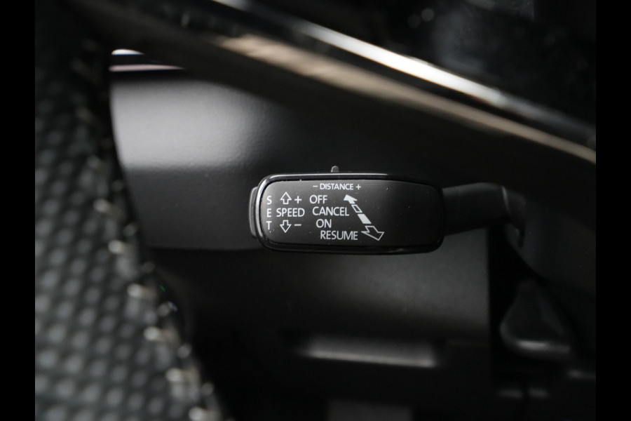 Škoda Karoq 1.5 TSI 150pk DSG Sportline Business Leer Panorama dak Trekhaak Canton 342 Škoda Karoq 1.5 TSI 150pk DSG Sportline Business Leer Panorama dak Trekhaak Canton 342
