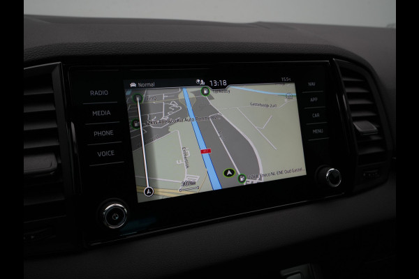 Škoda Karoq 1.5 TSI 150pk DSG Sportline Business Leer Panorama dak Trekhaak Canton 342 Škoda Karoq 1.5 TSI 150pk DSG Sportline Business Leer Panorama dak Trekhaak Canton 342