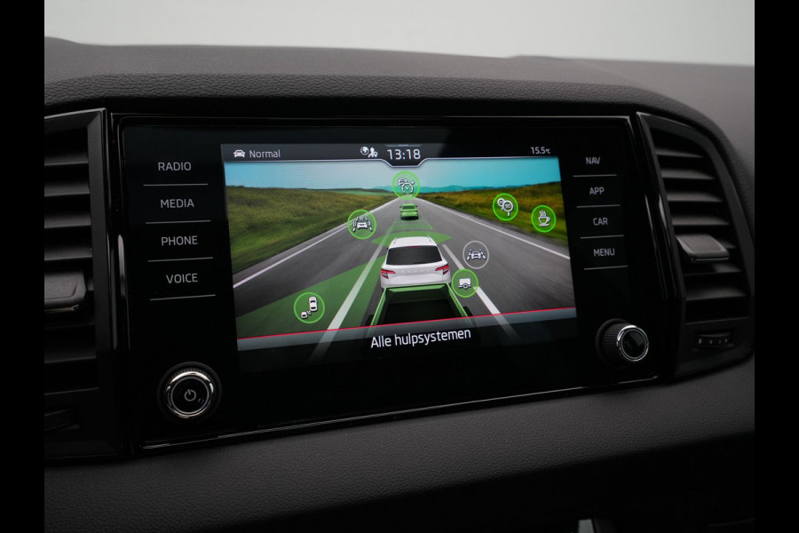 Škoda Karoq 1.5 TSI 150pk DSG Sportline Business Leer Panorama dak Trekhaak Canton 342 Škoda Karoq 1.5 TSI 150pk DSG Sportline Business Leer Panorama dak Trekhaak Canton 342