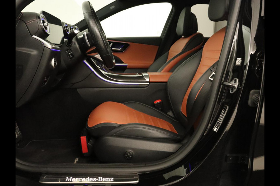 Mercedes-Benz C-Klasse 300e AMG Line | Panoramadak | Trekhaak | 360 Camera | Leder | Stoelverwarming | Adaptive cruise | Memory | Sfeerverlichting | PHEV | Plug In Mercedes-Benz C-Klasse 300e AMG Line | Panoramadak | Trekhaak | 360 Camera | Leder | Stoelverwarming | Adaptive cruise | Memory | Sfeerverlichting | PHEV | Plug In