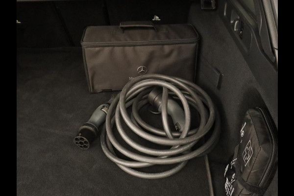 Mercedes-Benz C-Klasse 300e AMG Line | Panoramadak | Trekhaak | 360 Camera | Leder | Stoelverwarming | Adaptive cruise | Memory | Sfeerverlichting | PHEV | Plug In Mercedes-Benz C-Klasse 300e AMG Line | Panoramadak | Trekhaak | 360 Camera | Leder | Stoelverwarming | Adaptive cruise | Memory | Sfeerverlichting | PHEV | Plug In