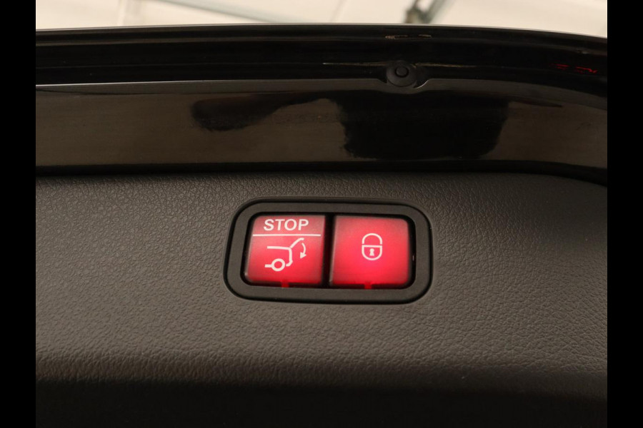 Mercedes-Benz C-Klasse 300e AMG Line | Panoramadak | Trekhaak | 360 Camera | Leder | Stoelverwarming | Adaptive cruise | Memory | Sfeerverlichting | PHEV | Plug In Mercedes-Benz C-Klasse 300e AMG Line | Panoramadak | Trekhaak | 360 Camera | Leder | Stoelverwarming | Adaptive cruise | Memory | Sfeerverlichting | PHEV | Plug In