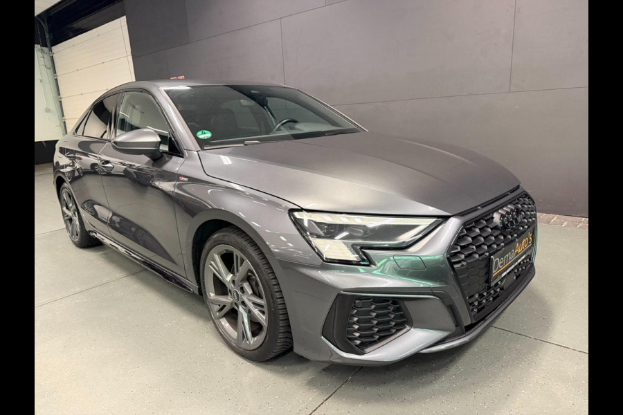 Audi A3 Limousine 35 TFSI 2X S-LINE BLACK-LINE V-COCKPIT/NAVI/DAB/CARPLAY/ECC/PDC/CRUISE/// Audi A3 Limousine 35 TFSI 2X S-LINE BLACK-LINE V-COCKPIT/NAVI/DAB/CARPLAY/ECC/PDC/CRUISE///