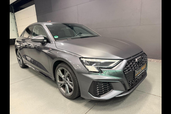 Audi A3 Limousine 35 TFSI 2X S-LINE BLACK-LINE V-COCKPIT/NAVI/DAB/CARPLAY/ECC/PDC/CRUISE/// Audi A3 Limousine 35 TFSI 2X S-LINE BLACK-LINE V-COCKPIT/NAVI/DAB/CARPLAY/ECC/PDC/CRUISE///