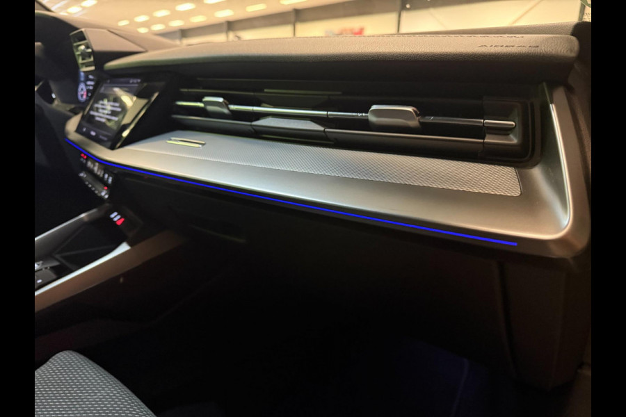 Audi A3 Limousine 35 TFSI 2X S-LINE BLACK-LINE V-COCKPIT/NAVI/DAB/CARPLAY/ECC/PDC/CRUISE/// Audi A3 Limousine 35 TFSI 2X S-LINE BLACK-LINE V-COCKPIT/NAVI/DAB/CARPLAY/ECC/PDC/CRUISE///