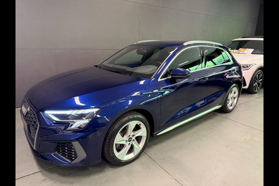 Audi A3 Sportback 40 TFSI 2X S-LINE V-COCKPIT/DAB/CARPLAY/NAVI/LED/SFEERVERL///