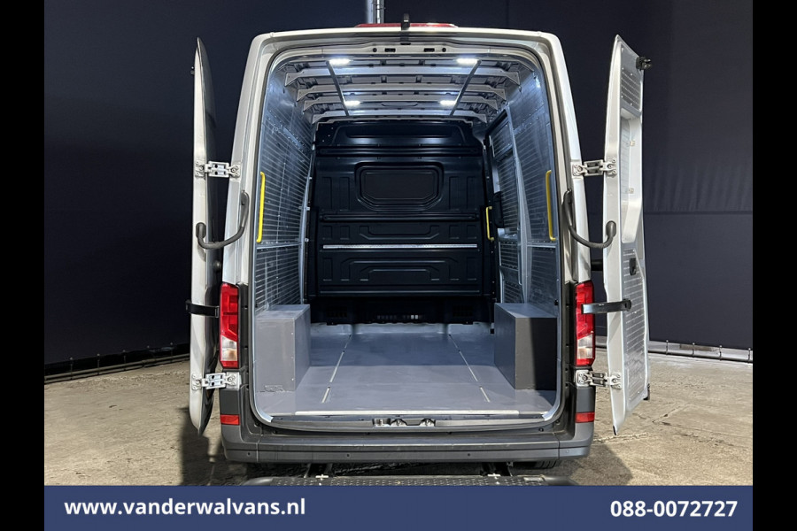 Volkswagen Crafter 2.0 TDI 140 pk L3H3 L2H2 Euro6 Airco | Camera | Cruisecontrol | Apple Carplay Android Auto, Chauffeursstoel, Parkeersensoren, Bijrijdersbank, 3000kg Trekvermogen, zilver