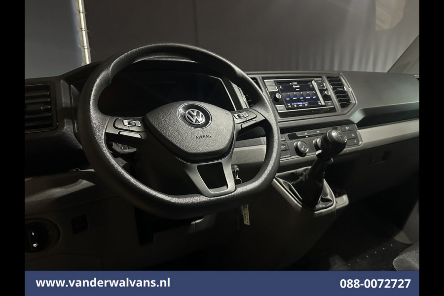 Volkswagen Crafter 2.0 TDI 140 pk L3H3 L2H2 Euro6 Airco | Camera | Cruisecontrol | Apple Carplay Android Auto, Chauffeursstoel, Parkeersensoren, Bijrijdersbank, 3000kg Trekvermogen, zilver