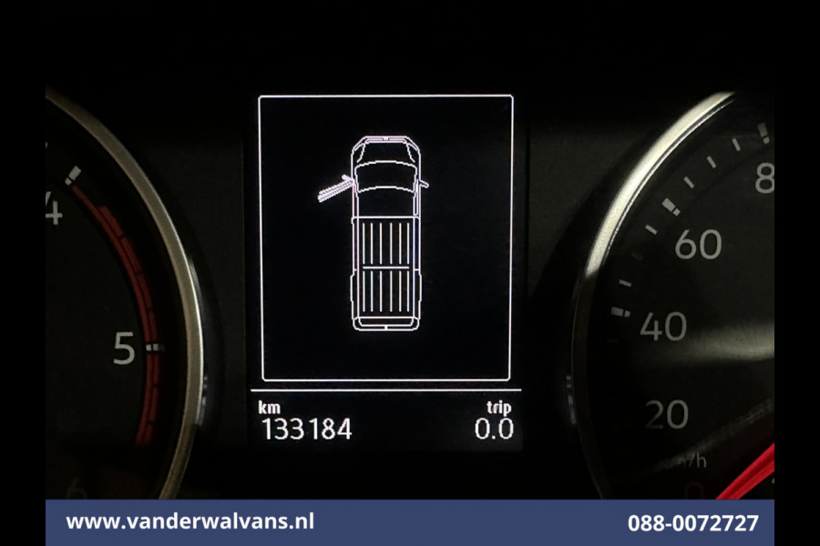 Volkswagen Crafter 2.0 TDI 140 pk L3H3 L2H2 Euro6 Airco | Camera | Cruisecontrol | Apple Carplay Android Auto, Chauffeursstoel, Parkeersensoren, Bijrijdersbank, 3000kg Trekvermogen, zilver
