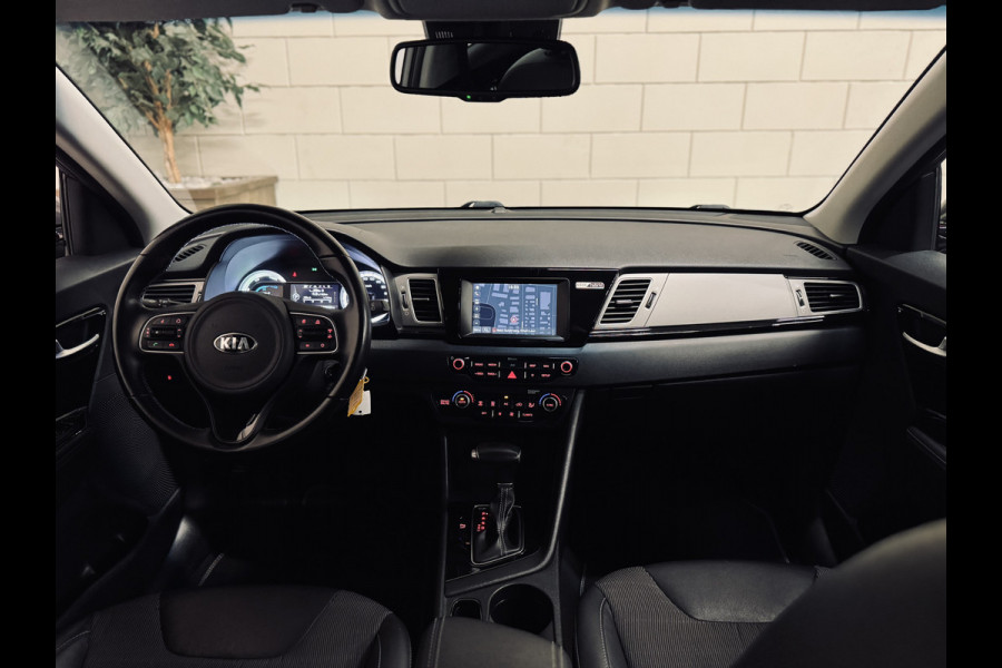 Kia Niro 1.6 GDi Hybrid DynamicLine | Trekhaak | Camera | Navi Kia Niro 1.6 GDi Hybrid DynamicLine | Trekhaak | Camera | Navi