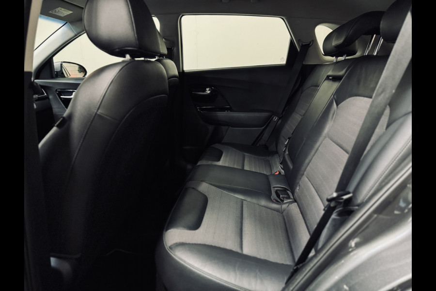 Kia Niro 1.6 GDi Hybrid DynamicLine | Trekhaak | Camera | Navi Kia Niro 1.6 GDi Hybrid DynamicLine | Trekhaak | Camera | Navi