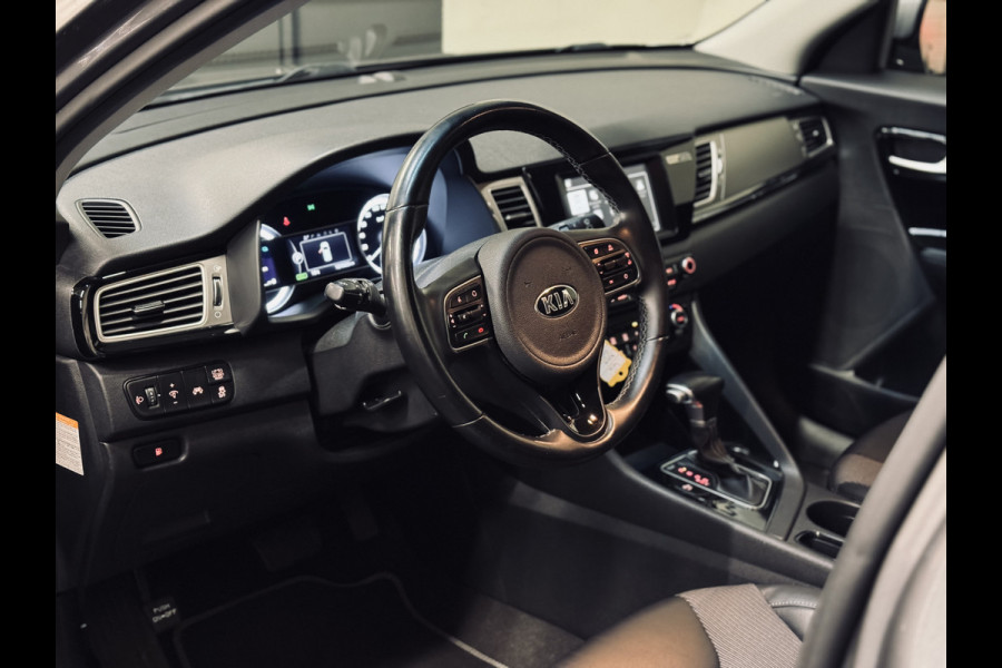 Kia Niro 1.6 GDi Hybrid DynamicLine | Trekhaak | Camera | Navi Kia Niro 1.6 GDi Hybrid DynamicLine | Trekhaak | Camera | Navi
