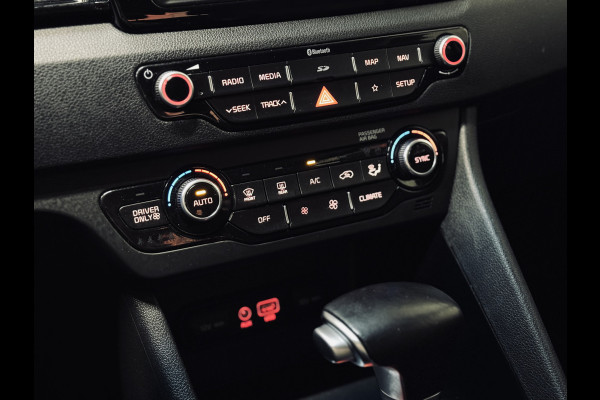 Kia Niro 1.6 GDi Hybrid DynamicLine | Trekhaak | Camera | Navi Kia Niro 1.6 GDi Hybrid DynamicLine | Trekhaak | Camera | Navi